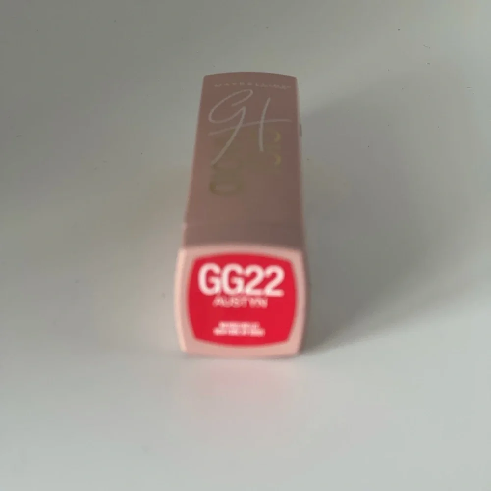 Maybelline New York Lip Color Gigi Hadid GG22